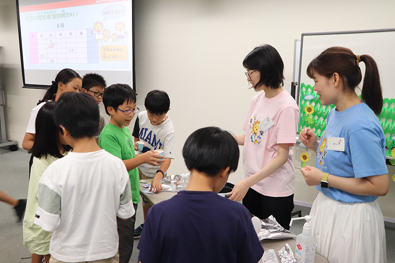 おいしいご飯を試食中